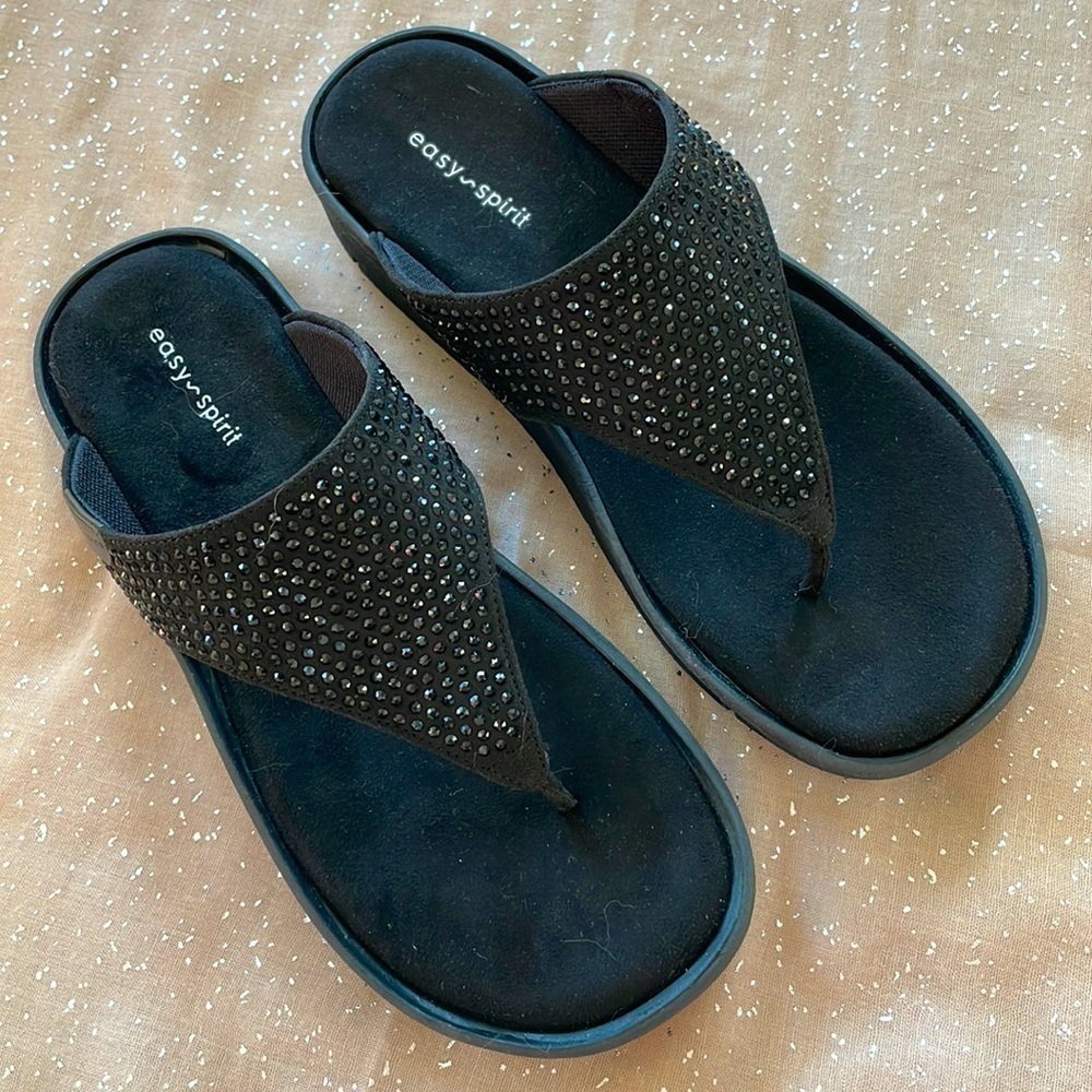 Brand New Easy Spirit Black Studded Sparkle Triangle Strap Slides Sandals